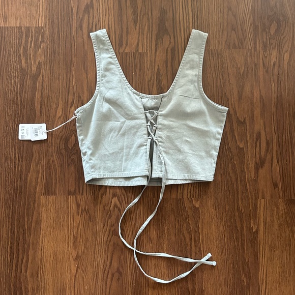 Cropped Lace Up Back Tank - Picture 4 of 6